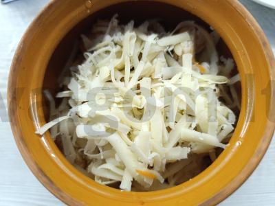 Bulvės su kiauliena ir sūriu puode Žingsnis 4