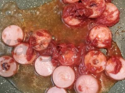 Makaronai su dešrelėmis ir pomidorų pasta Žingsnis 5