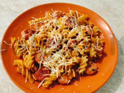 Makaronai su dešrelėmis ir pomidorų pasta Žingsnis 8