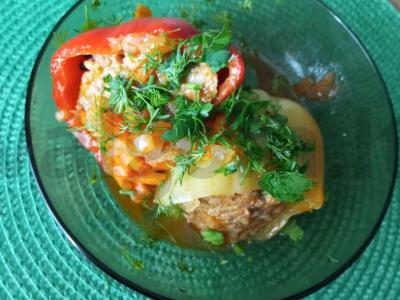 Troškinti pipirai su ryžiais pagrindine nuotrauka