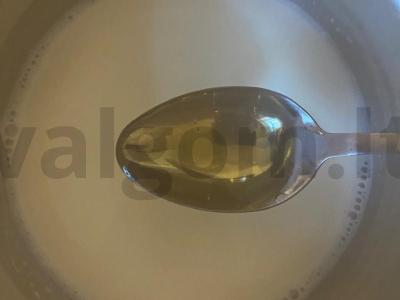 Pieninis kisielius su kukurūzų krakmolu ir riešutais Žingsnis 4