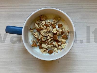 Pieninis kisielius su kukurūzų krakmolu ir riešutais Žingsnis 9