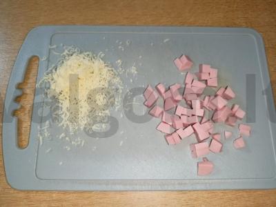 Kiaušinienė ruginiame duone su pomidorais Žingsnis 2