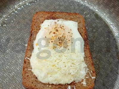 Kiaušinienė ruginiame duone su pomidorais Žingsnis 6