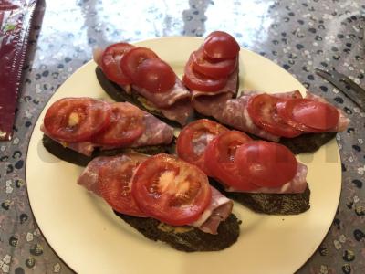 Aštrūs sumuštiniai su dešra ir pomidorais Žingsnis 5