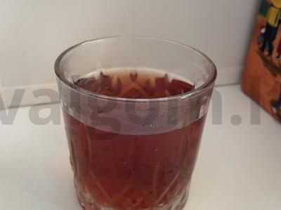 Arbata su uogomis ir melisa pagrindine nuotrauka