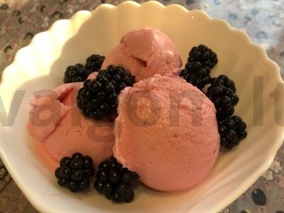 Braškių ledai su juodaisiais serbentais Žingsnis 6