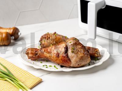 Kalakutų blauzdos oro grilyje pagrindine nuotrauka