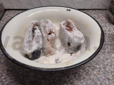 Kepta žuvis grietinėje Žingsnis 2