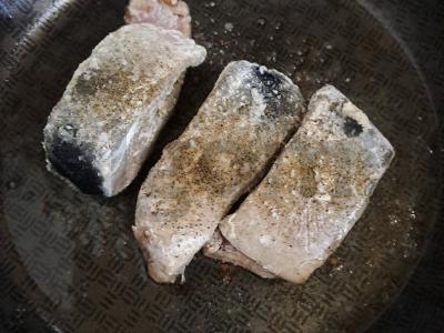 Kepta žuvis grietinėje Žingsnis 4