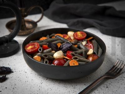 Salotas draugei prieš pilnatį pagrindine nuotrauka