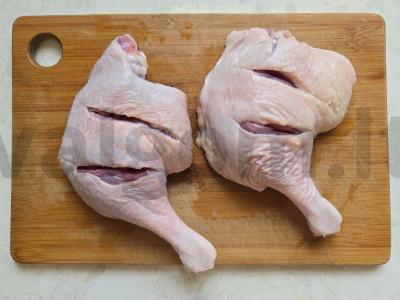 Anties šlaunelės su česnaku ir prieskoniais Žingsnis 1