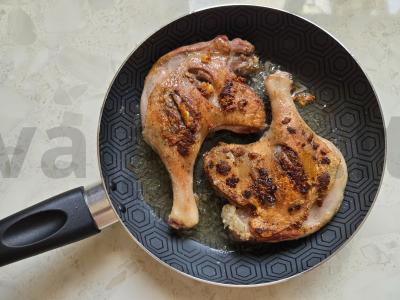 Anties šlaunelės su česnaku ir prieskoniais Žingsnis 5