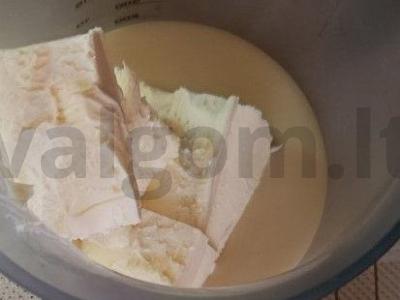 Kreminė biskvitinė su braškių džemu Žingsnis 1