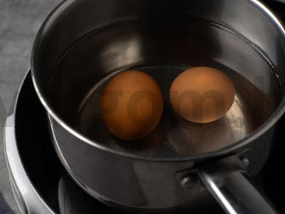 Tostai su kiaušiniu ir avokadu Žingsnis 1