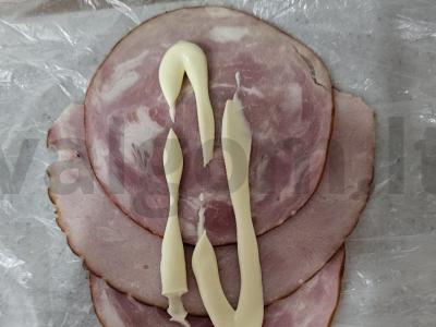 Mėsos ritinys su marinuotu agurku Žingsnis 2