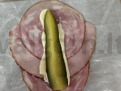 Mėsos ritinys su marinuotu agurku Žingsnis 3