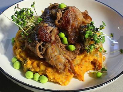 Žirnių košė su daržovėmis ir bekonu pagrindine nuotrauka