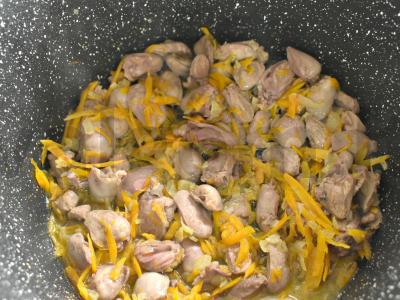 Vištienos širdelės su grikių koše keptuvėje Žingsnis 5