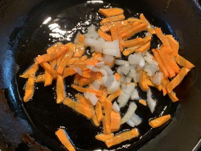 Pomidorų sriuba su cukinijomis Žingsnis 3