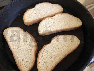 Klasikiniai sumuštiniai su česnaku Žingsnis 1