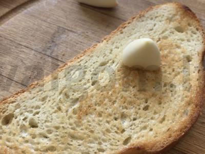 Klasikiniai sumuštiniai su česnaku Žingsnis 3