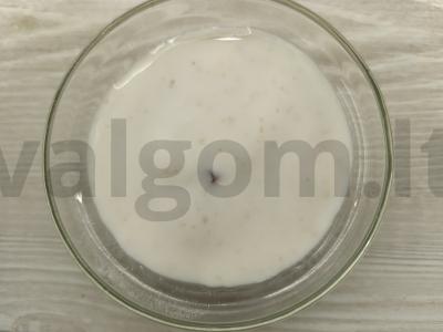 Saldus desertas su sausainiais ir persikais jogurte Žingsnis 3