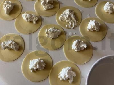 Koldūnai su varškės įdaru be cukraus Žingsnis 5