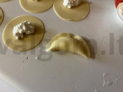 Koldūnai su varškės įdaru be cukraus Žingsnis 6