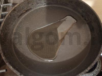 Vištienos kepenėlės, troškintos piene Žingsnis 1