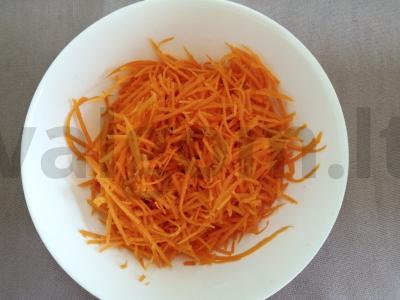 Salotos iš paprikos ir morkų „Korėjietiškai“ Žingsnis 1