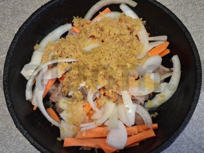 Plovas su jautiena ir bulguru Žingsnis 4