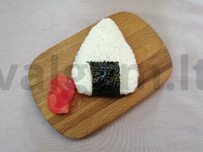 Oniigiri su krabų lazdelėmis namuose pagrindine nuotrauka