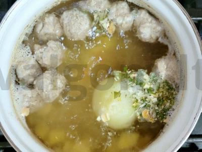 Skani sriuba su meatballs ir vermišeliu Žingsnis 5