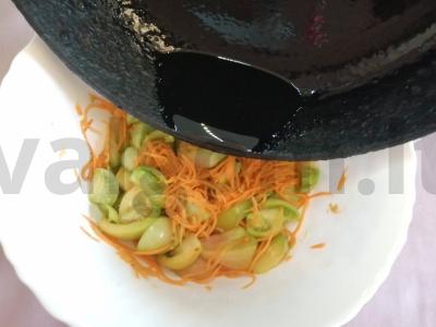 Korėjietiška salotos su žaliais pomidorais ir morkomis Žingsnis 6