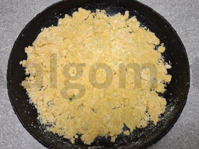 Smėlinis pyragas su slyvų uogiene Žingsnis 3