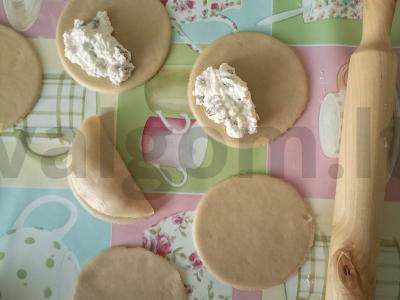 Namų varškės pyragėliai su razinomis Žingsnis 6