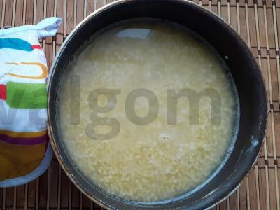 Pšenių košė su persimonais ir linų sėmenimis Žingsnis 1