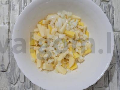 Kvapnus kiaulienos troškinys puoduose Žingsnis 3