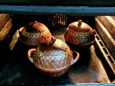 Kvapnus kiaulienos troškinys puoduose Žingsnis 7