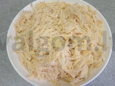 Bulviniai blynai su svogūnais, sūriu ir sūdyta žuvimi Žingsnis 7