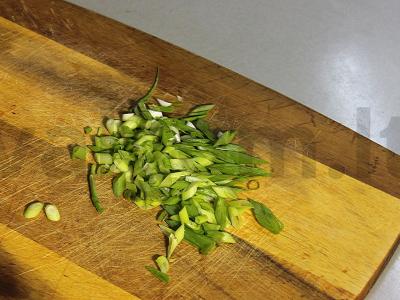 Šiltas salotas su kuskusu, agurku ir gaudos sūriu Žingsnis 3