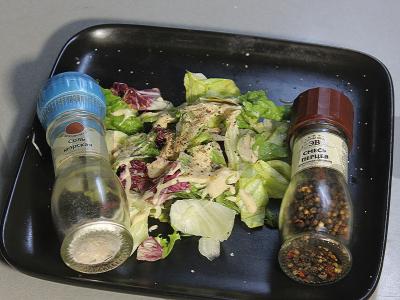 Šiltas salotas su kuskusu, agurku ir gaudos sūriu Žingsnis 8