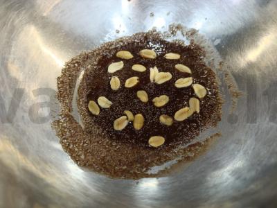 Sūdyti žemės riešutai šokolade Žingsnis 3