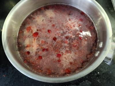 Brusnicų morsas su cukrumi Žingsnis 3