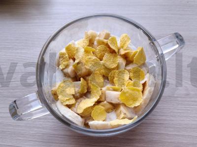 Desertas su bananais, kukurūzų dribsniais ir grietinės kremu Žingsnis 4