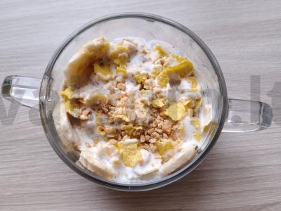 Desertas su bananais, kukurūzų dribsniais ir grietinės kremu Žingsnis 5