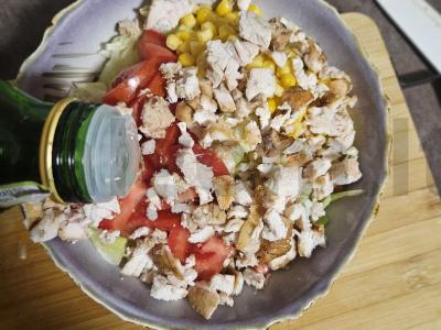 Krisčiai salotas su vištienos filė ir sojų padažu Žingsnis 7