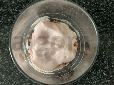 Desertas su varškės sūriu, vaisiais ir kukurūzų dribsniais Žingsnis 4