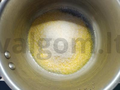 Kukurūzų košė su uogomis ir avižiniais sausainiais Žingsnis 1